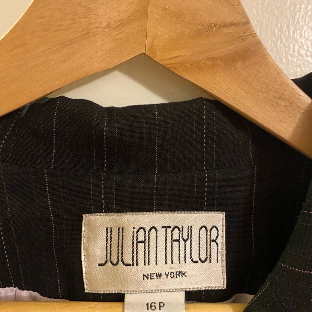 Julian Taylor 16P black pinstripe blazer - Picture 3 of 4